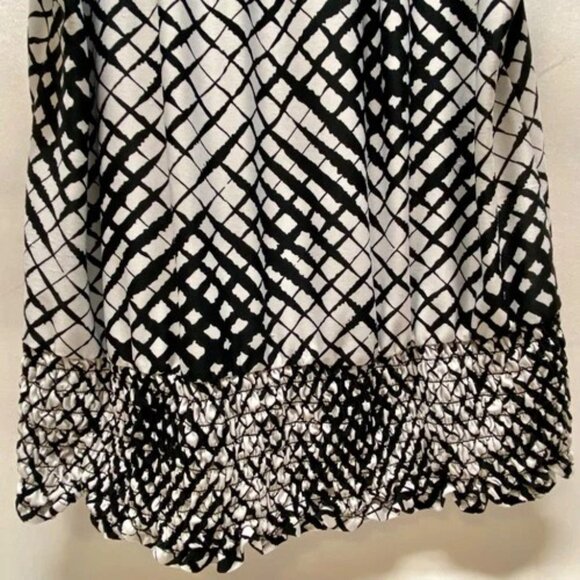 Essentials by Milano Career Tank Women's Large Black White Mock Neck Smocked Hem - Picture 5 of 9